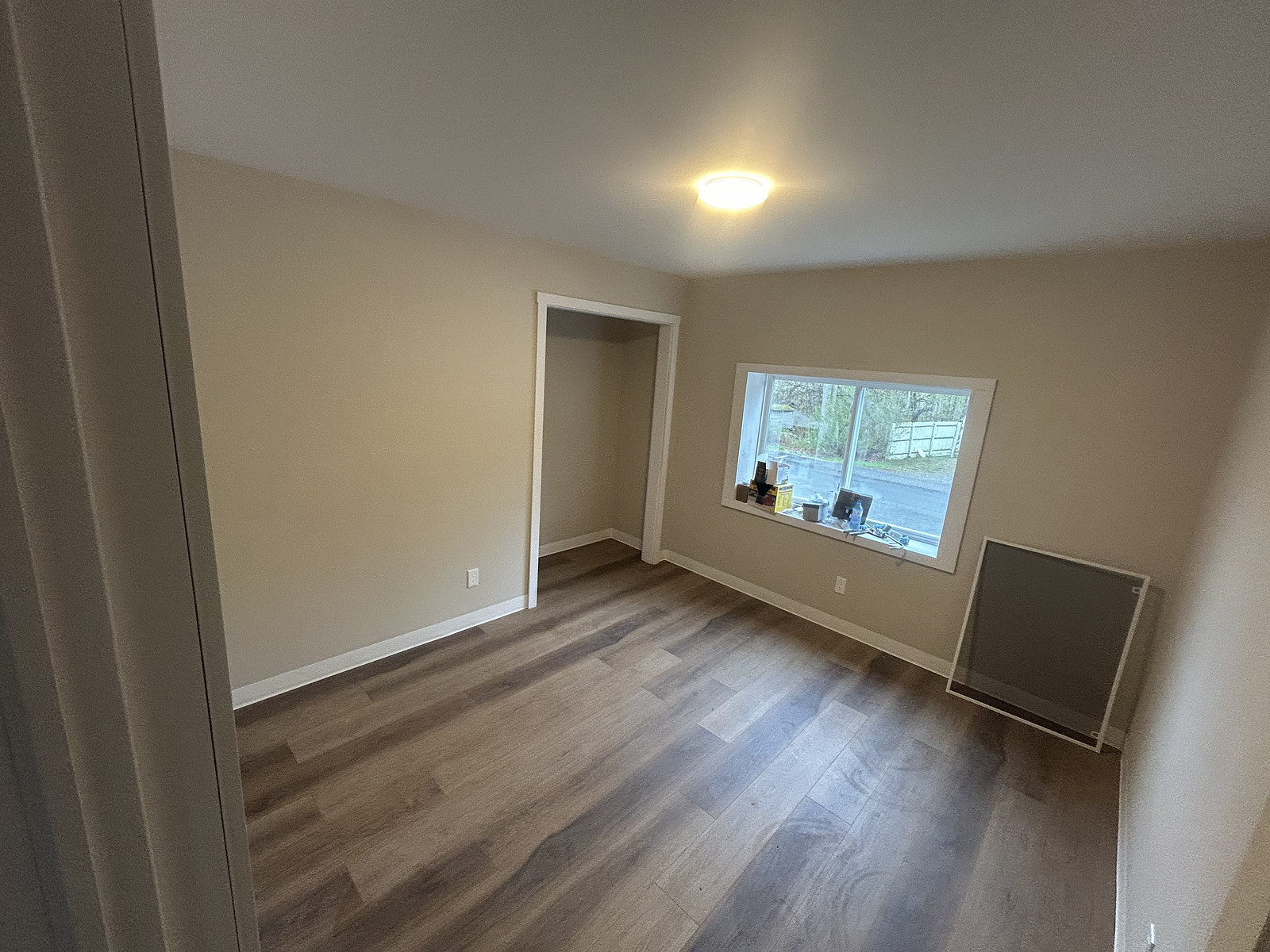 Spacious 2-Bed Apartment in Downtown St. Stephen photo 2